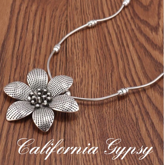 Bohemian Silver Floral Pendant Necklace - Picture 4 of 5